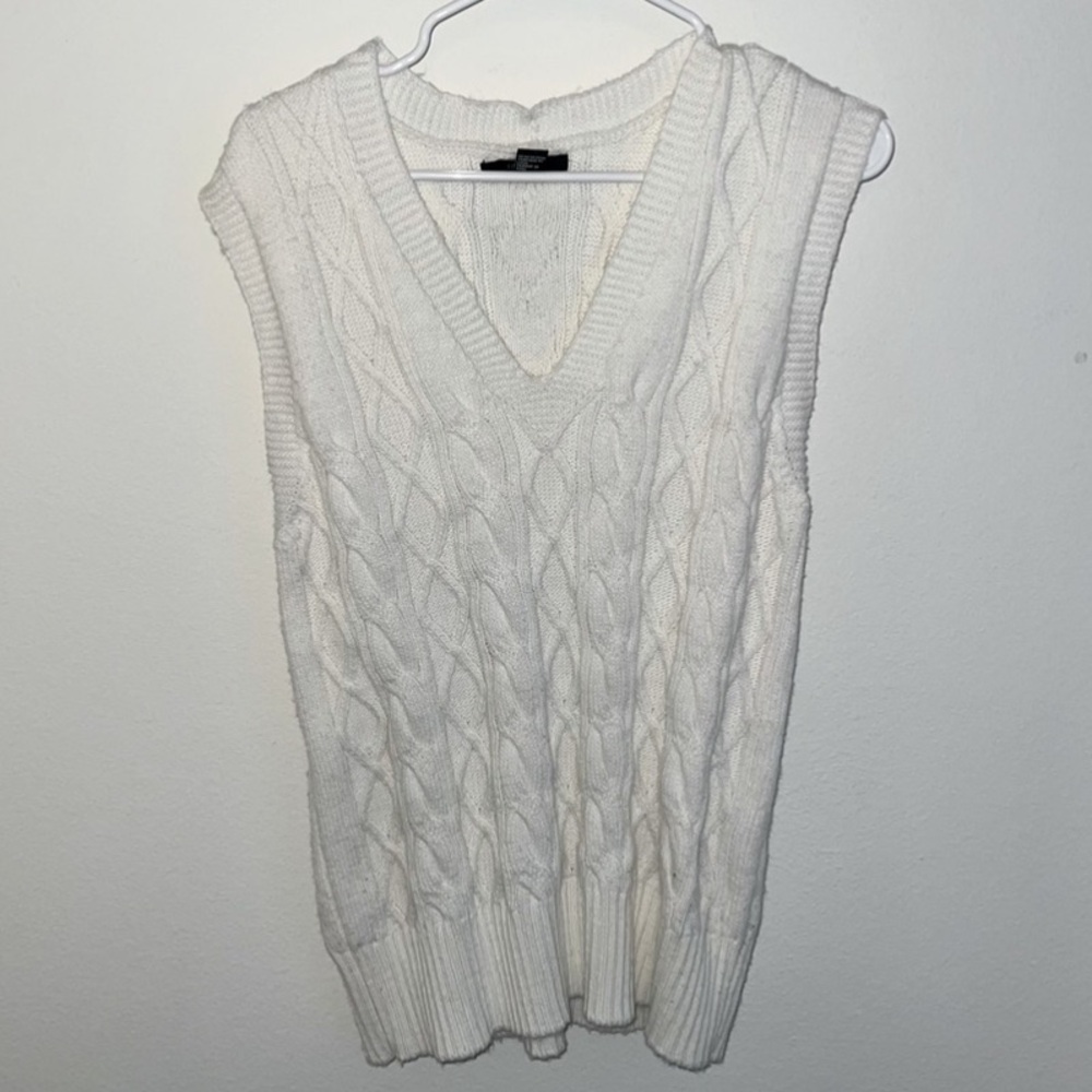 NWOT Forever 21 knit oversized knit sleeveless sweater